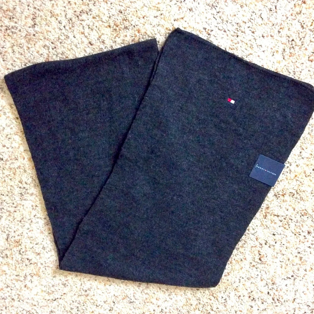 Tommy Hilfiger Men’s Scarf 11” x 76” NWT